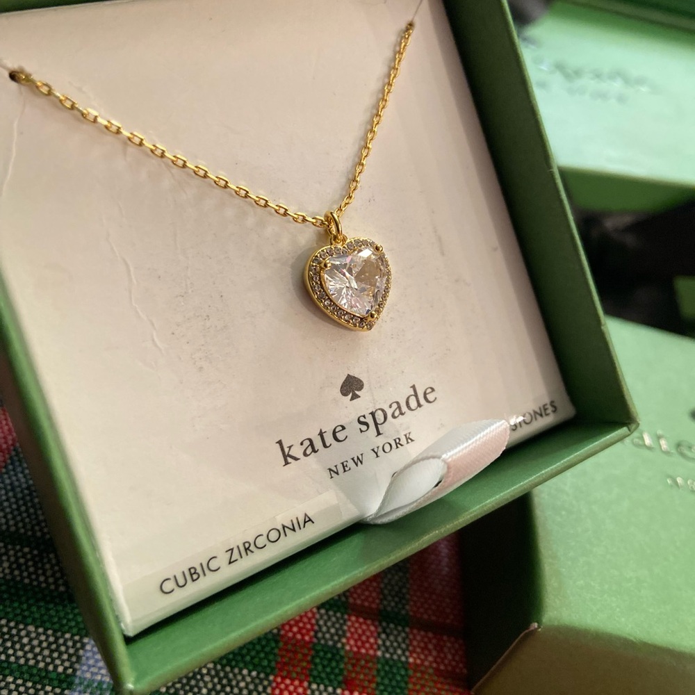 NWT! ♠️ kate spade chain necklace w/pendant. Heart cubic zirconia. In gift box! - Picture 2 of 11